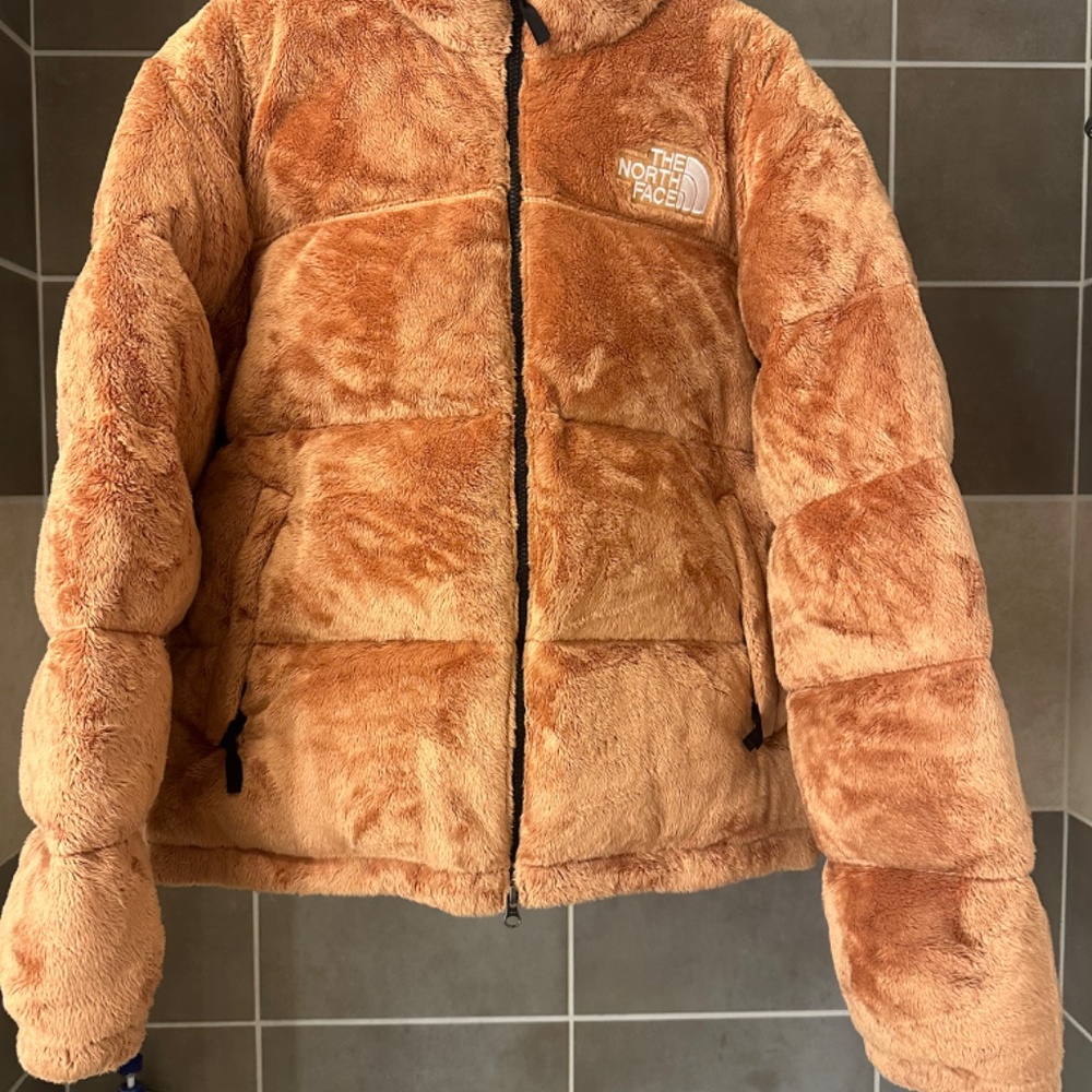 The North Face Versa Velour Nuptse MEDIUM Almond Butter Down Puffer Jacket - Picture 2 of 7